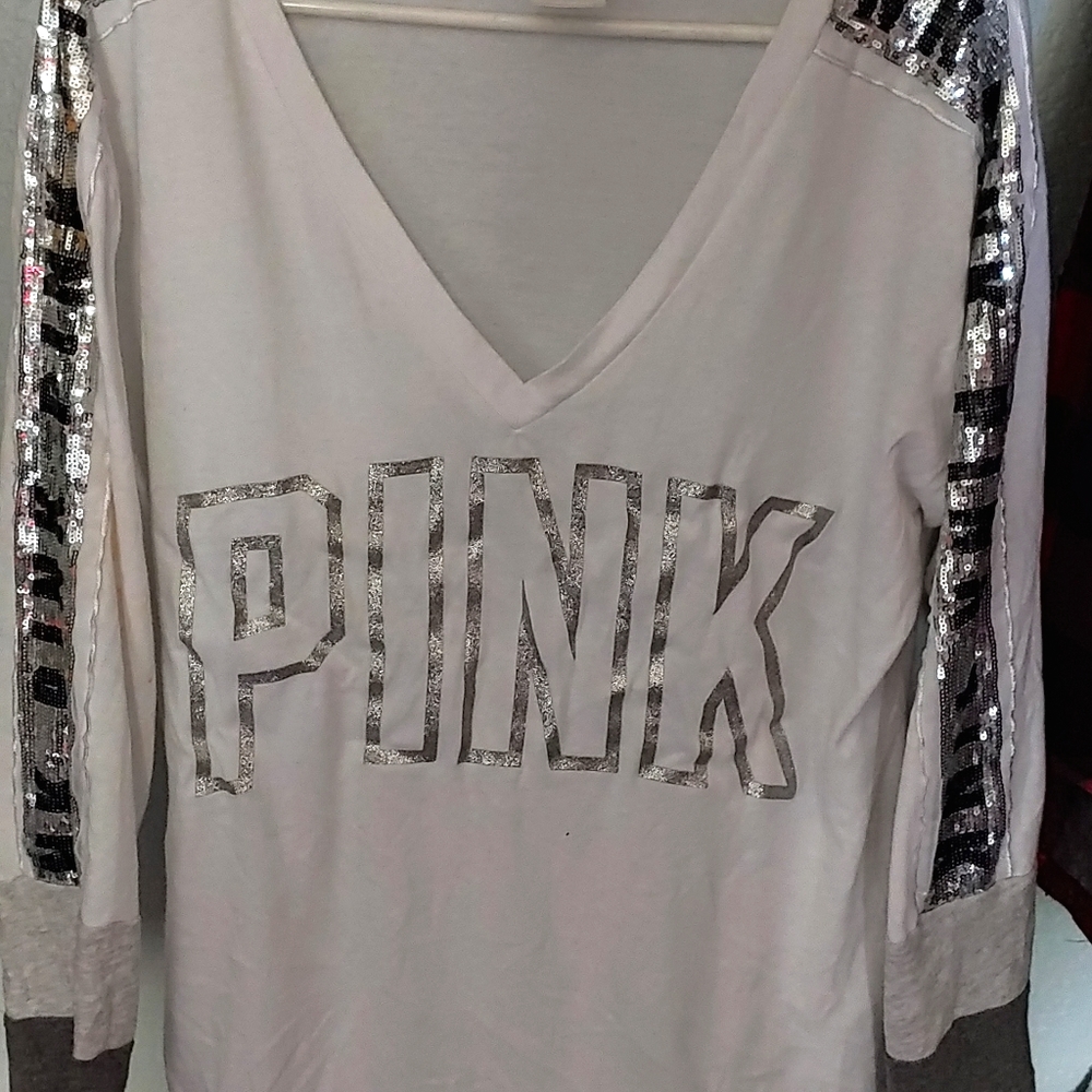 VS Pink shirt size M